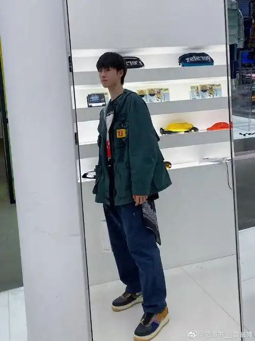 黄誉博是温州七中的吗,他现在身高多少还是155cm吗