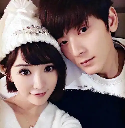 毛晓彤被亲爹敲诈5000万被4年男友背叛泪水和失望成就了她