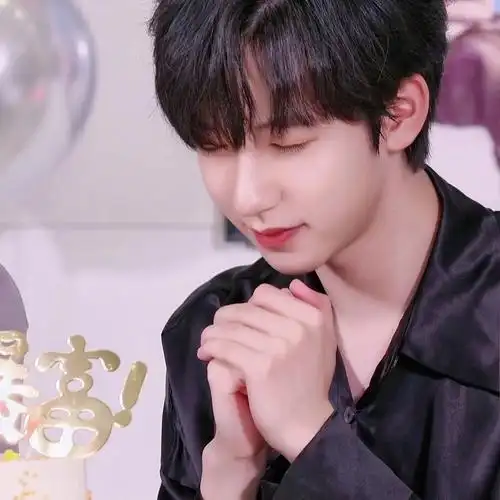 来征服地球的第十八个年头 生日快乐#贺峻霖  #qiaole隔壁家傻狗