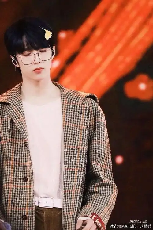 刘耀文 超绝少年气#lyw#刘耀文 目光磁石#刘耀文戴眼镜真的太绝了叭