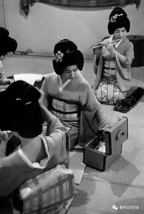 60年代的日本艺伎古城京都的一道美丽风景