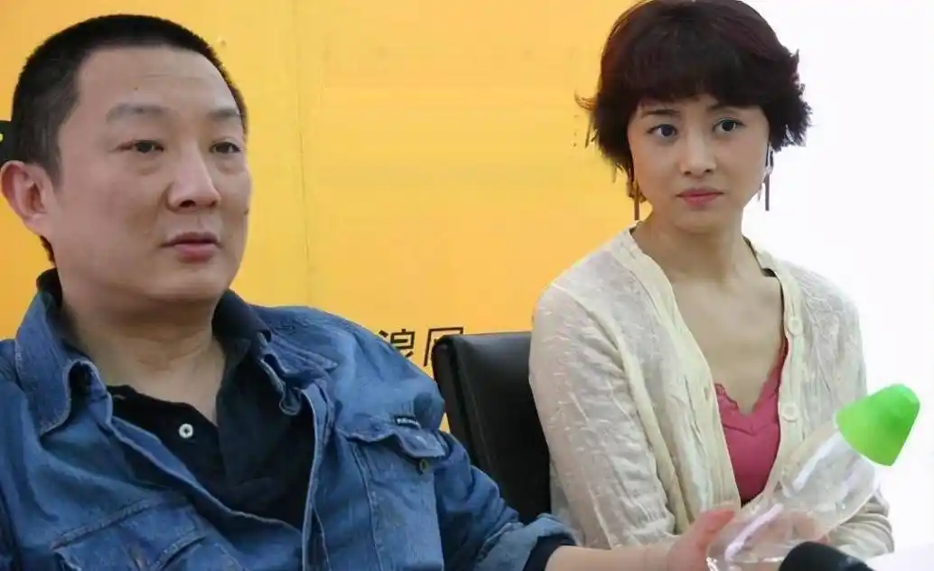 她是冯小刚力捧的女星,3婚再次嫁给前夫,儿子如今火遍全国_刘蓓_张健