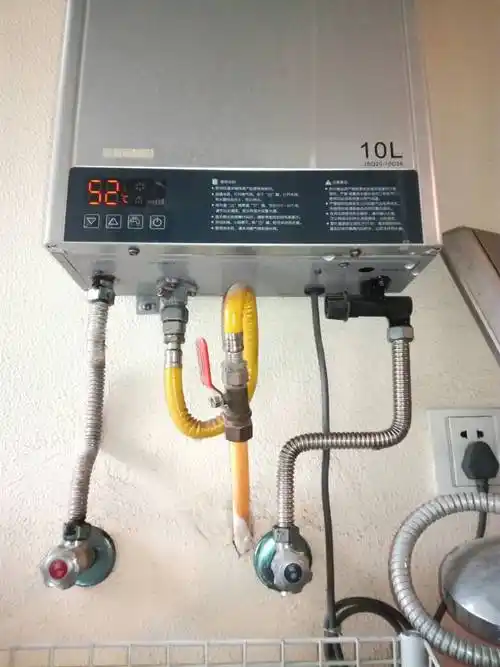 燃气热水器里面漏水出来了怎么办