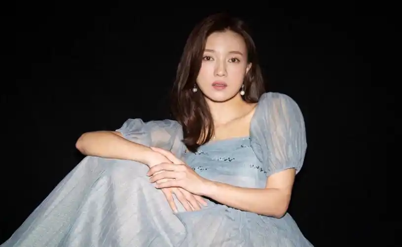 演员傅晶46岁还能演大学生多年来低调拍戏很美可剧本太烂