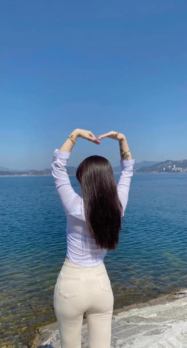 看海#养眼美女# #美女