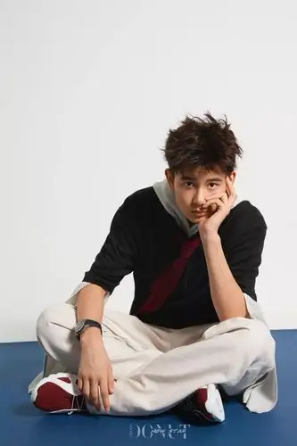 请把你相册里面你最喜欢一张胡先煦的照片晒出来吧