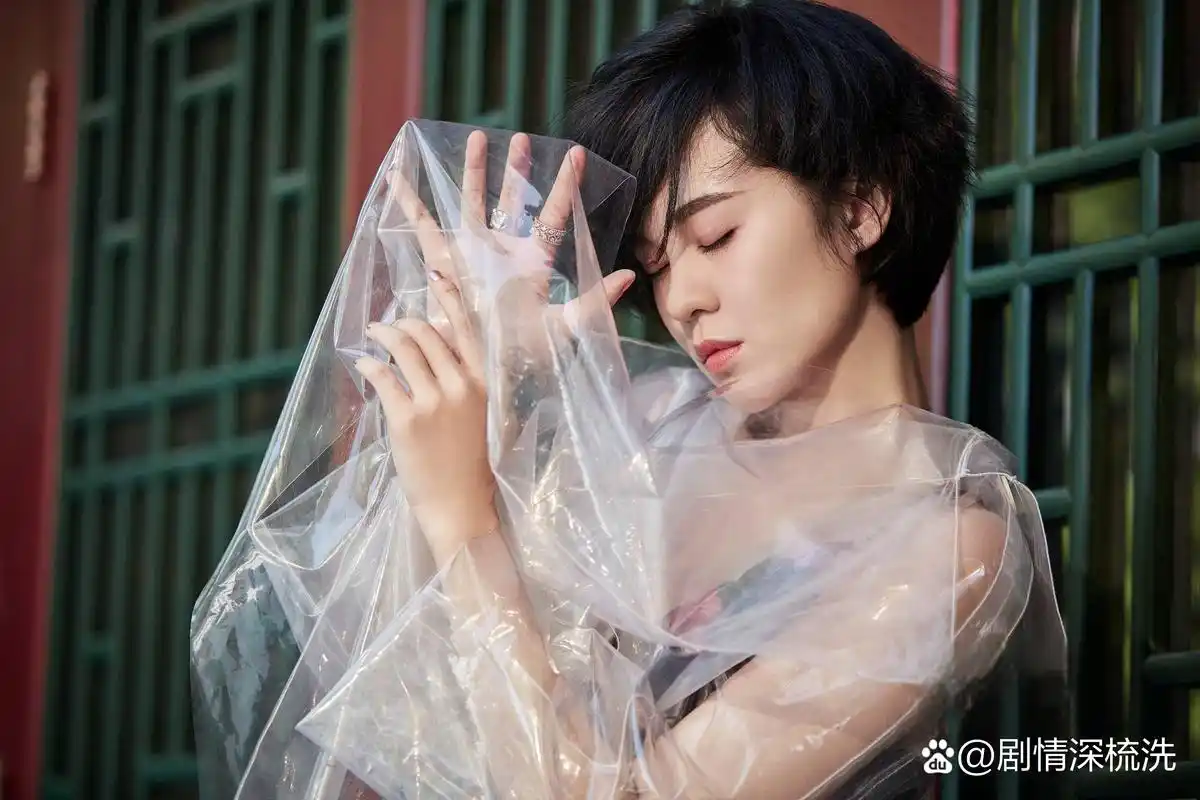 郁可唯:音乐才华 流行歌手郁可唯以其独特的嗓音和多样化的音乐风格在