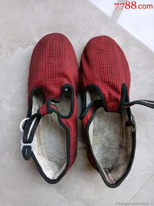 八十年代怀旧收藏品一一儿童布鞋