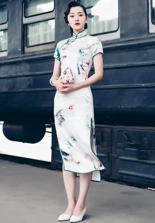 宋轶旗袍a4腰震惊网友腰夺命刀臀夺人魂引热议