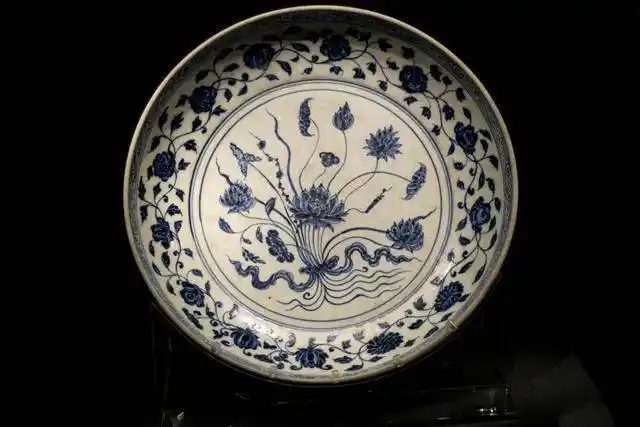 北京翰海2022拍卖老师浅谈明代初期民窑青花的风格特征_瓷器_景德镇