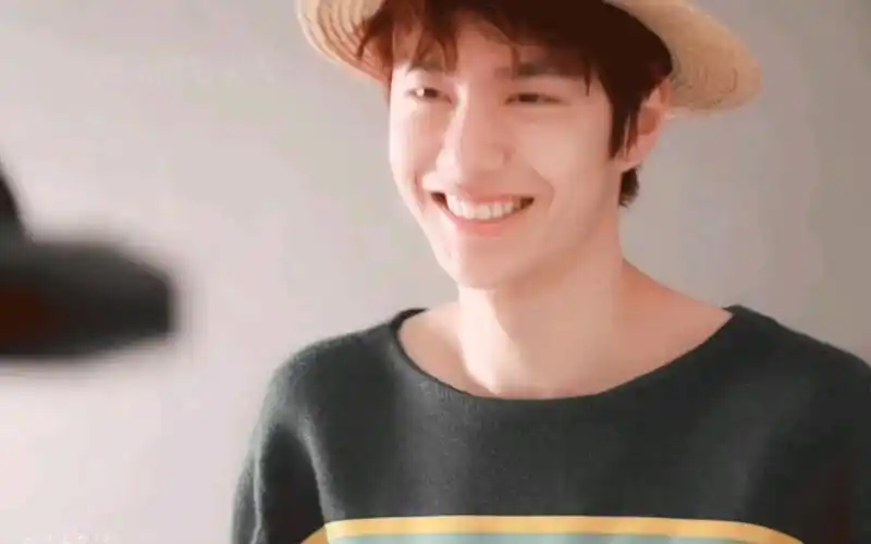 王一博治愈系笑容合集这是什么神仙笑容