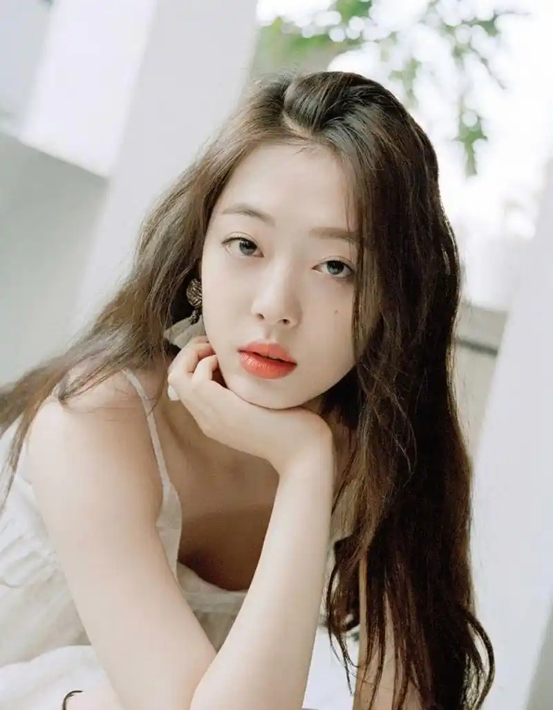 崔雪莉发型图片 崔雪莉中长发发型写真