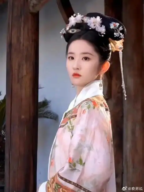 为什么刘亦菲从不接清宫戏