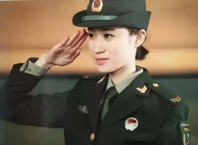 身披戎装青春无悔