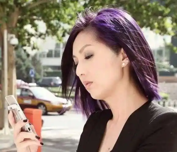 干练短发飒气十足,47岁散发独特成熟韵味|处处吻|杨千嬅|晚会_新浪