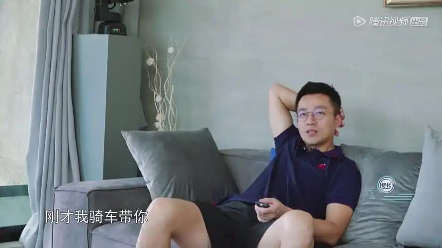 汪小菲发文实力护妻,只因为大s在节目中不断撒娇,动不动就哭泣