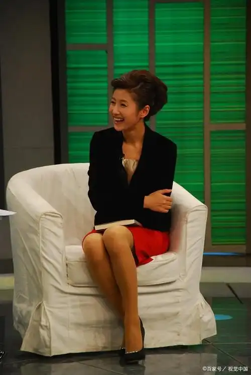 孙茜和徐春妮:初冬时节送温暖,一起到养老院陪老人聊天互动