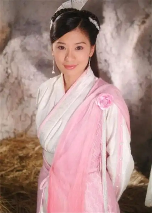 倚天剑屠龙刀贾静雯的美照,第二幅图,美目盼兮清水芙蓉