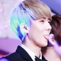 男生吐舌头头像图片大全