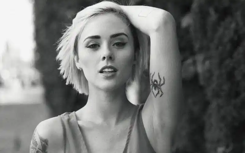 欧美纹身女孩,高清壁纸图片,欧美美女-回车桌面