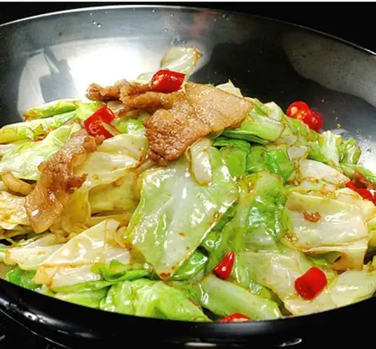 干锅手撕包菜,相信你也喜欢.25元/份