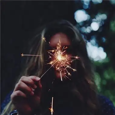 唯美意境夜里放烟花头像图片 你的爱就像一片辽阔的草原