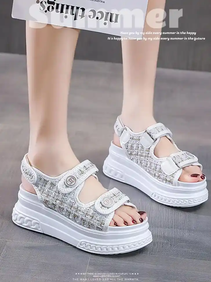 网红凉鞋女夏季2022新款爆款厚底增高