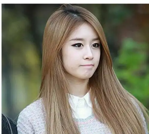 女生中分刘海发型图片 好看中分刘海这样扎很迷人