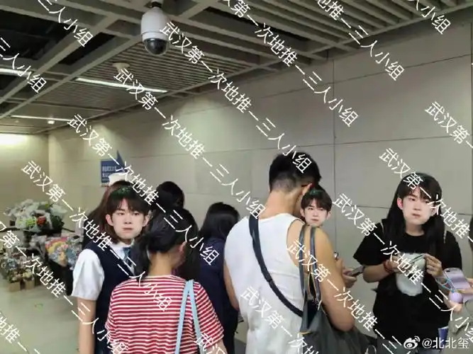 易烊千玺电影小小的我##四字 易烊千玺 yyqx 四字弟弟