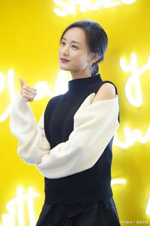 33岁李一桐是一位在职业生涯中不断取得进步和成就的女演员