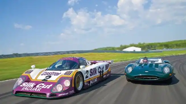 赛道上的显眼豹##显眼豹假期启动#捷豹车队荣耀加冕,2024年fe世界