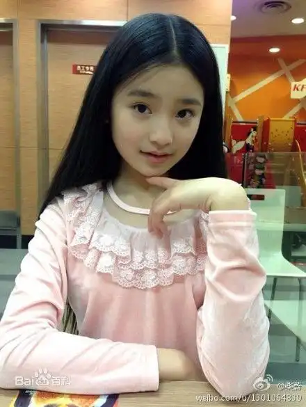 13岁童星柴蔚气质神似林青霞 私照爆红网络