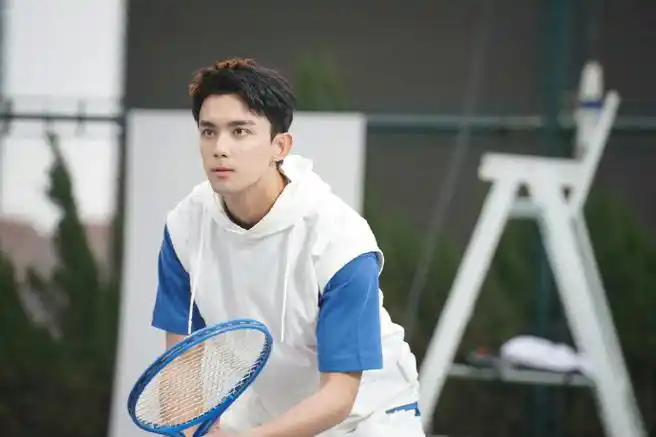 吴磊西班牙三宫格随拍