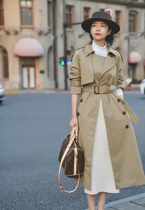 普通中年女人买大衣,选长还是选短,哪个显瘦,看完你就知道了(长款风衣