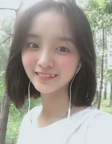 很羡慕我表妹的小虎牙啊.奶凶奶凶的