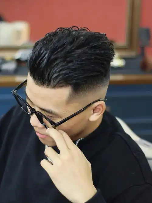 港风男生最爱发型港式绅士复古油头造型