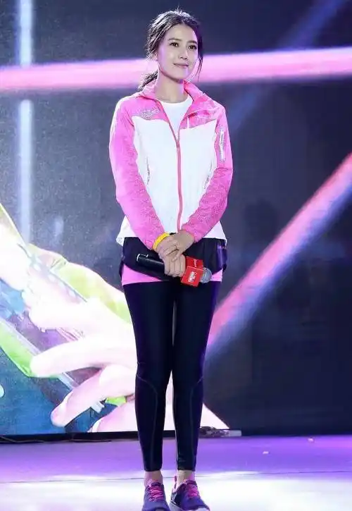 41岁高圆圆的运动装少女感满满,身材曼妙引人羡慕_健身_状态_时候