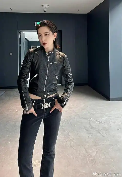 今天要去探班李斯丹妮超话和许魏洲超话关于他们,你们有什么想让我问