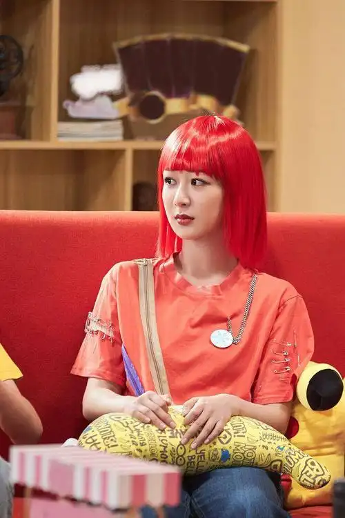 2021年8月13日讯,杨紫参加《萌探探探案》的花絮照曝光.