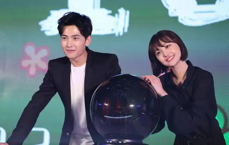 杨洋与郑爽对戏很害羞?