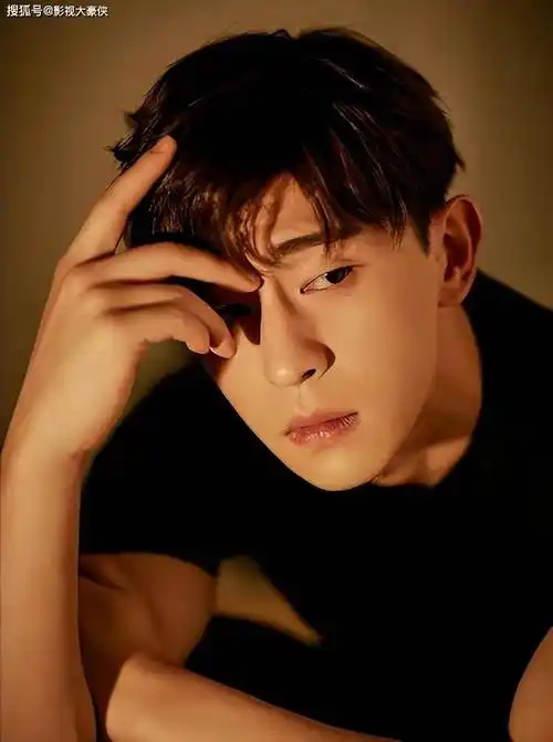 "封杀"几年了,再看邓伦现在的处境,他特别可恨,但也非常可悲