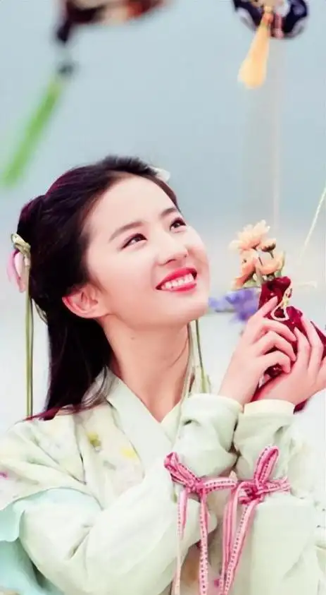 21年后,再看的刘亦菲的处境,才明白为啥金庸,胡歌会把她夸上天