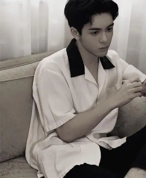 漂亮的他不说话.@曾舜晞joseph