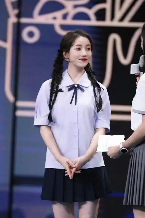 姜贞羽甜美舞台造型,双马尾可爱少女,带来精彩舞台|姜贞羽_新浪新闻