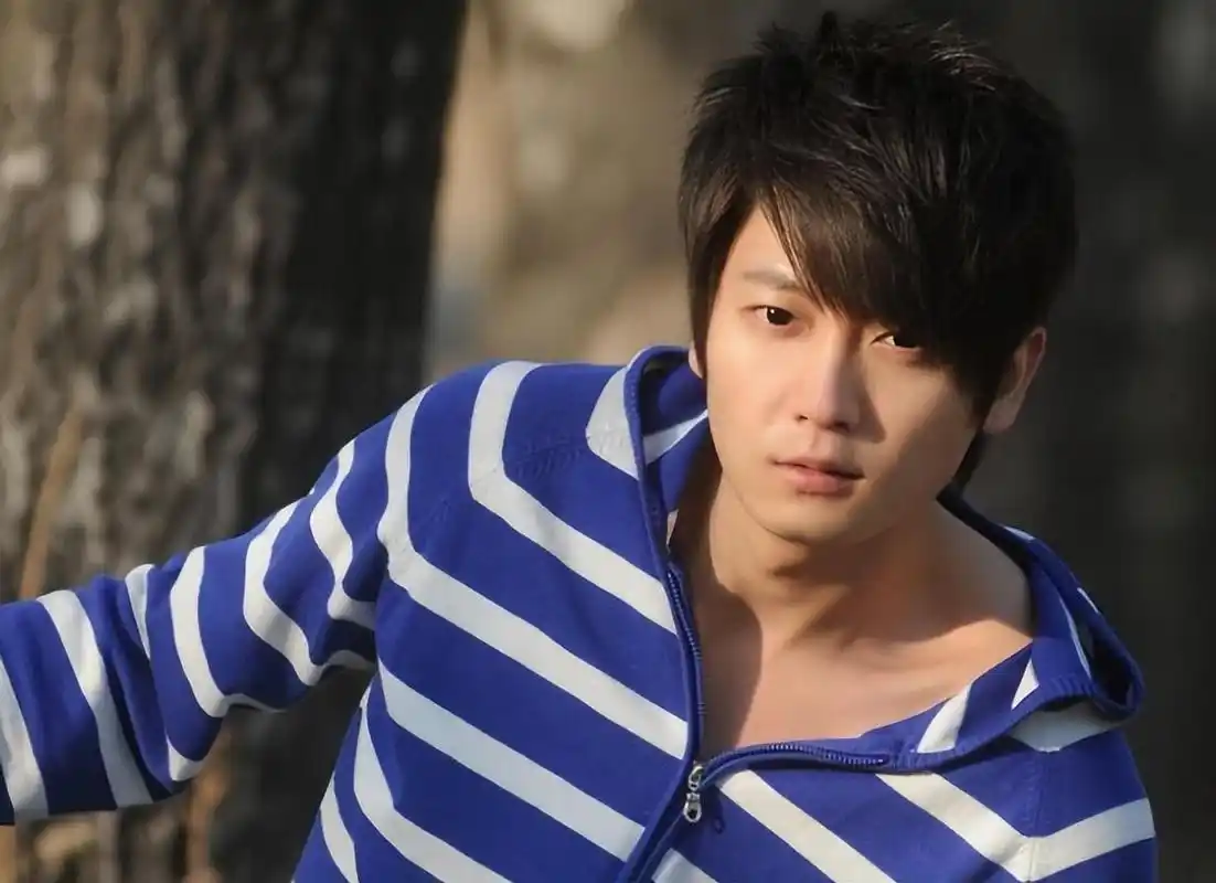 01郑源——《一万个理由》