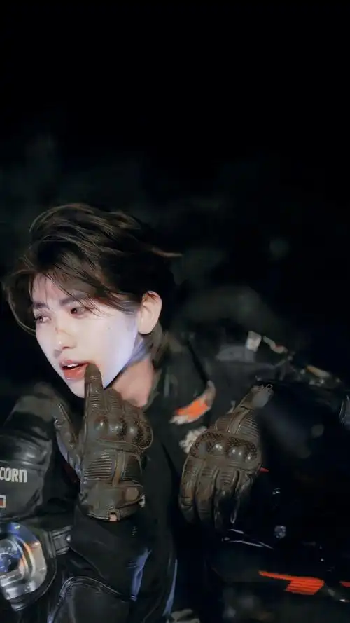 蔡徐坤#看看你们的壁纸,我是这张