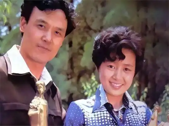 王心刚:余生好好走,与病妻相爱65年仍不离不弃,儿女是他的骄傲