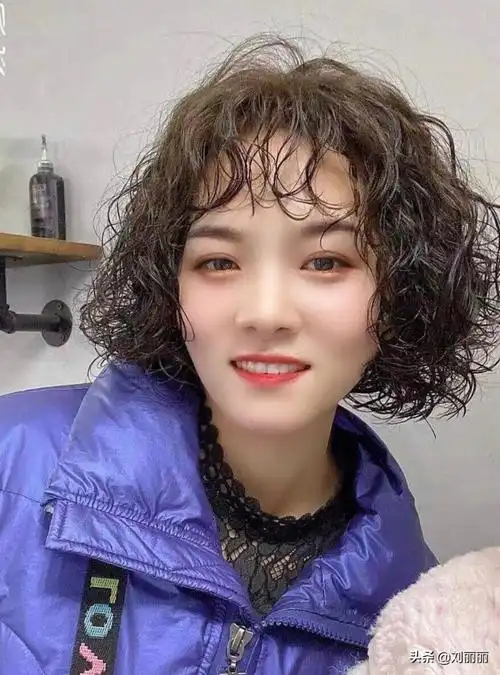 女生波波头发型(2019波波头短发发型图片) - 月牙知识库