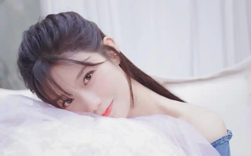 陈意涵蓝裙性感写真桌面壁纸