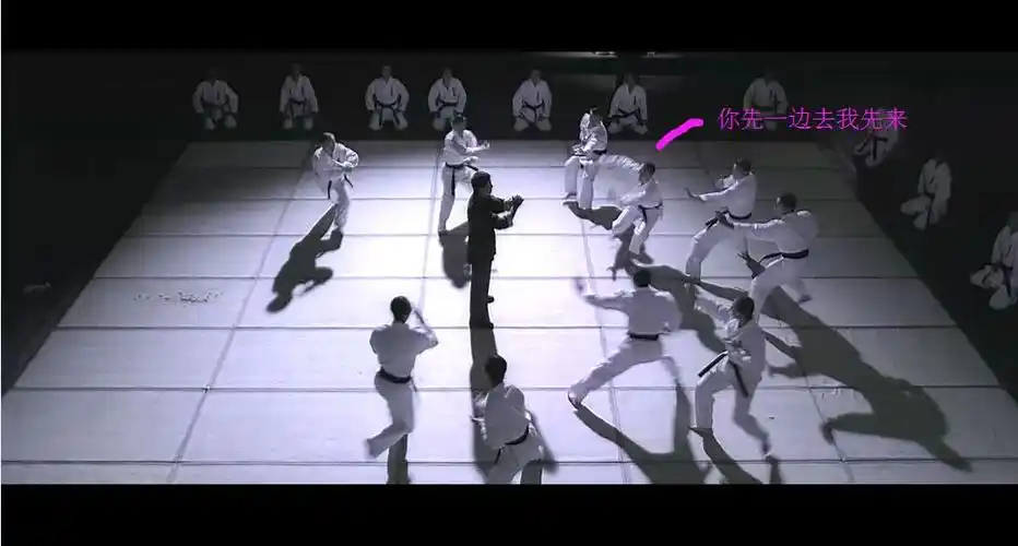 咏春练的好了真的可以做到《一代宗师》上一个人单挑几个或者一群人么